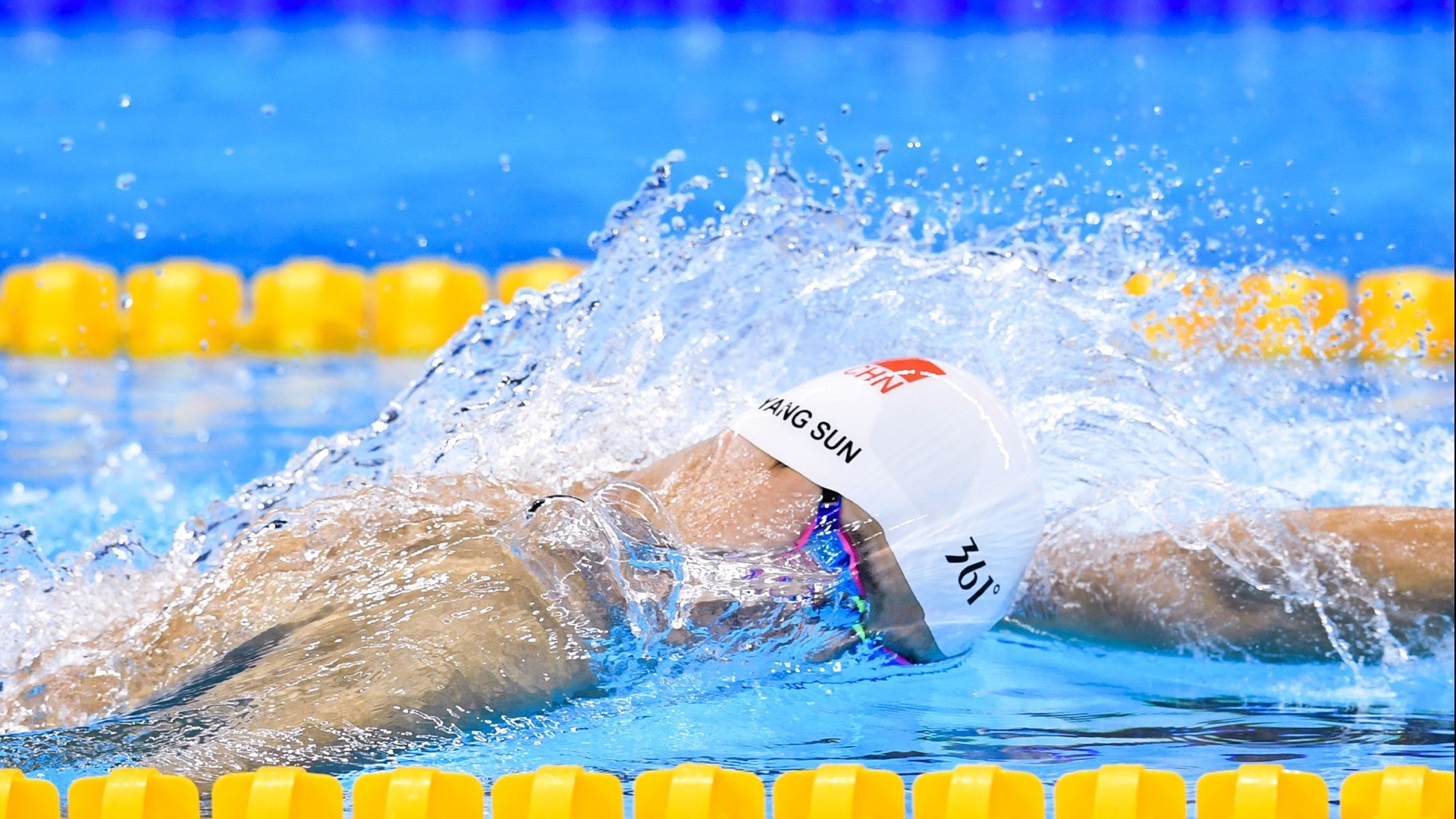 哥斯达黎加冲垮拉齐奥，当足球的暴雨漫进篮球的圣殿